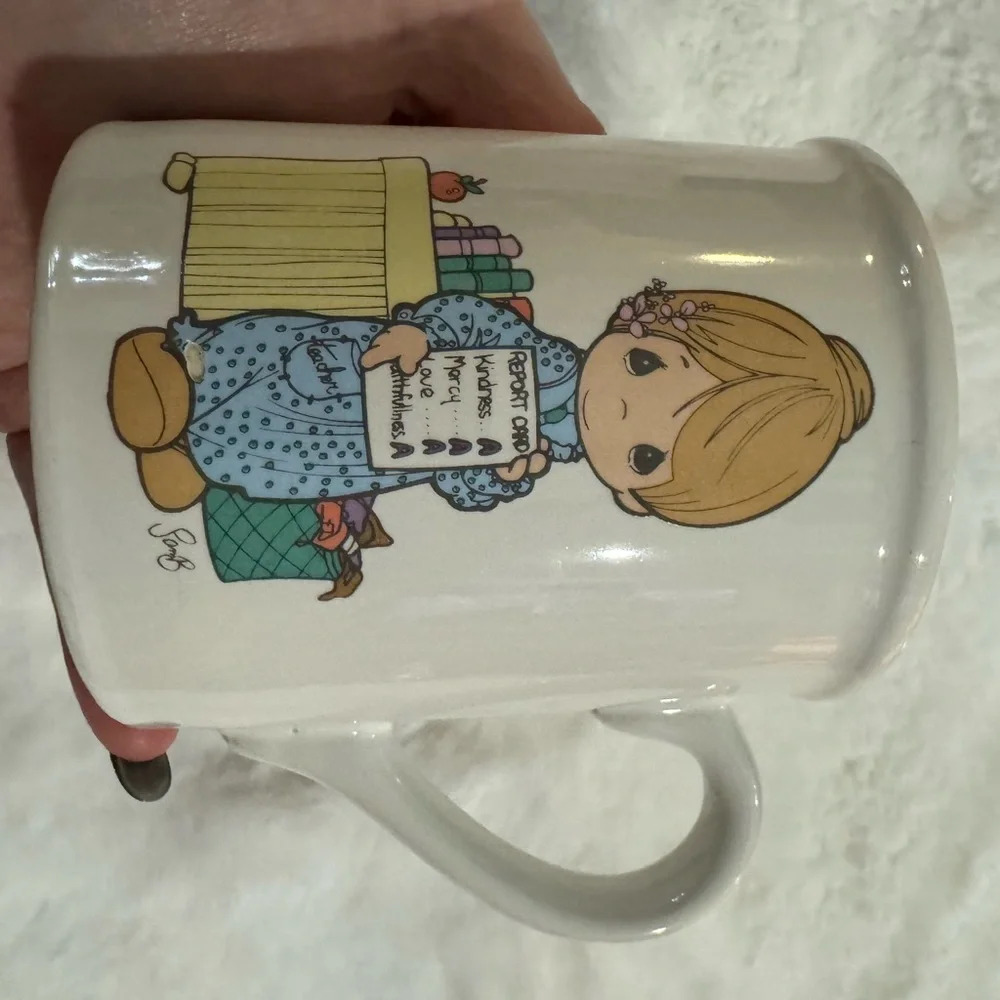 VTG 85 Precious Moments Teacher Coffee Cup Mug Love Never Fails Teachercore - Picture 10 of 10